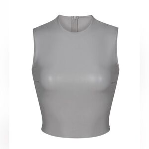 SKIMS FAUX LEATHER CREW NECK CROPPED TOP L | Carbon
